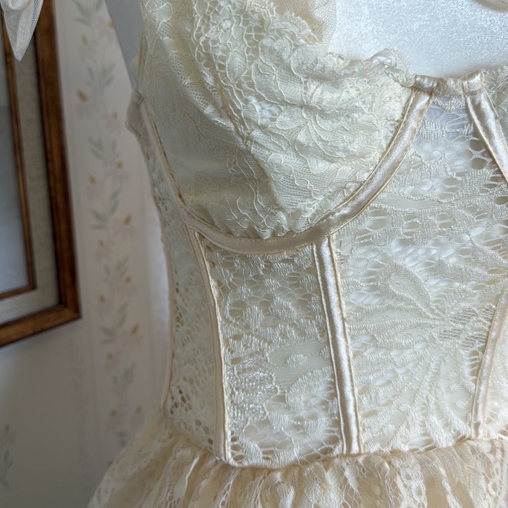Widow DK Lace Mini Dress Beige - Picture 6 of 6